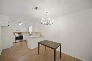 9538 Skyline Dr, Houston, TX 77063 - Photo 16