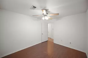 9538 Skyline Dr, Houston, TX 77063 - Photo 28