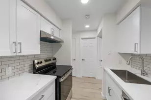 10075 Westpark Dr, Houston, TX 77042 - Photo 6