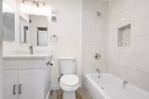 10075 Westpark Dr, Houston, TX 77042 - Photo 18