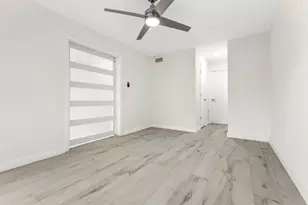 10075 Westpark Dr, Houston, TX 77042 - Photo 14