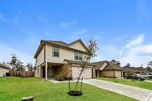 204 Blue Crane St, Huntsville, TX 77320 - Photo 1