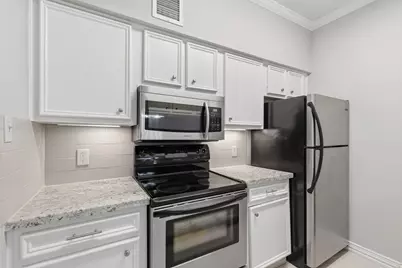 2626 Holly Hall #715, Houston, TX 77054 - Photo 8