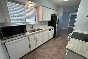 6701 Sands Point Dr, Houston, TX 77074 - Photo 14