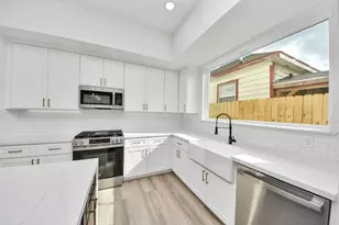 2408 Lorraine St, Houston, TX 77026 - Photo 14