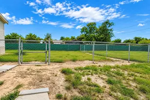 207 Alfred, El Campo, TX 77437 - Photo 12