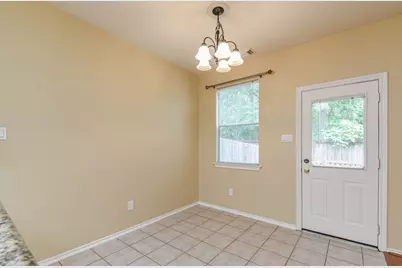 213 E Summerhaze Circle, The Woodlands, TX 77382 - Photo 10