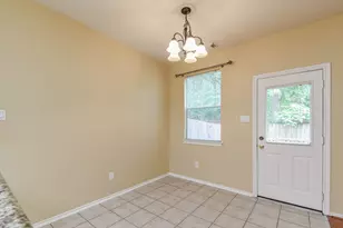 213 E Summerhaze Circle, The Woodlands, TX 77382 - Photo 10