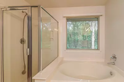 213 E Summerhaze Circle, The Woodlands, TX 77382 - Photo 22
