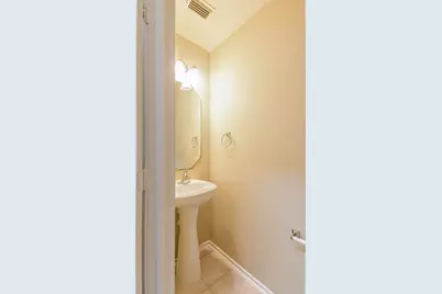 213 E Summerhaze Circle, The Woodlands, TX 77382 - Photo 16