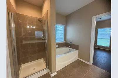 1092 Shadow Glenn Drive, Conroe, TX 77301 - Photo 12