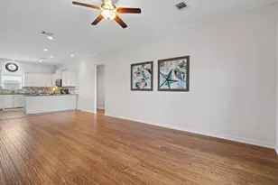 437 Pompano St, Bayou Vista, TX 77563 - Photo 10