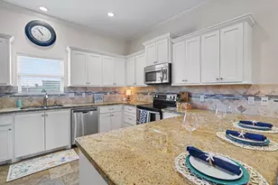 437 Pompano St, Bayou Vista, TX 77563 - Photo 4