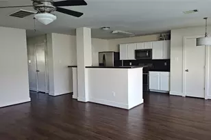 11734 Chanteloup Dr, Houston, TX 77047 - Photo 2