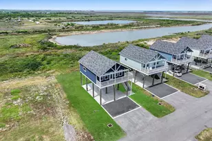 1041 Sunset Circle W, Crystal Beach, TX 77650 - Photo 40