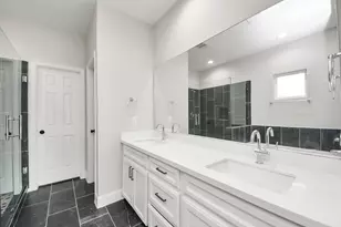 6910 J W Peavy Dr, Houston, TX 77011 - Photo 26