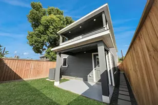 6910 J W Peavy Dr, Houston, TX 77011 - Photo 38