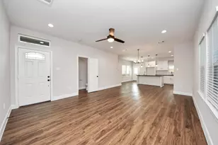 6910 J W Peavy Dr, Houston, TX 77011 - Photo 6