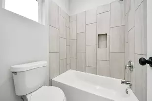 6910 J W Peavy Dr, Houston, TX 77011 - Photo 36