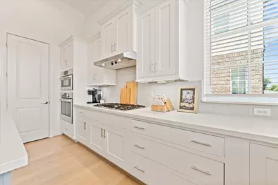 2602 Cottage Grove Green Drive, Houston, TX 77007 - Photo 16