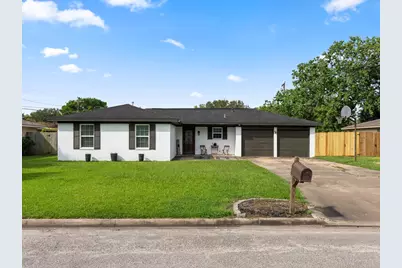 3832 Holly Glen Drive, Bay City, TX 77414 - Photo 1