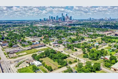 2418 Jensen Drive, Houston, TX 77026 - Photo 6