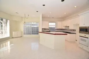 16 Treverstone Ct, Sugar Land, TX 77479 - Photo 8