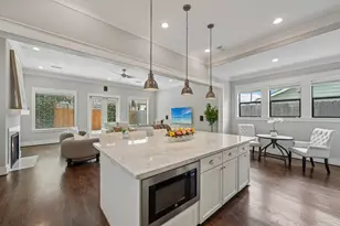 1505 Early Ln, Houston, TX 77055 - Photo 10