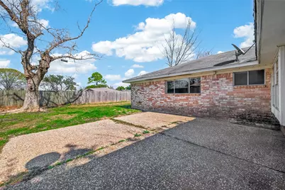 9326 Willow Meadow Drive, Houston, TX 77031 - Photo 34