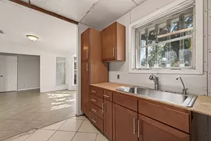 9326 Willow Meadow Dr, Houston, TX 77031 - Photo 14