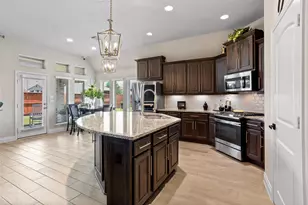 10423 Kahlo Ct, Iowa Colony, TX 77583 - Photo 6