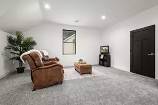 129 Stagecoach Cir, Huntsville, TX 77340 - Photo 32