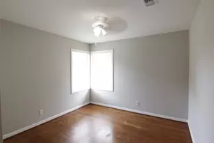 6915 Edgemoor Dr, Houston, TX 77074 - Photo 14