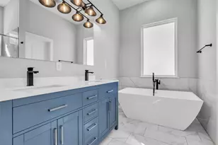 8474 Berry Green Ln, Houston, TX 77022 - Photo 18