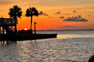 3710 Brewster Key Dr, Galveston, TX 77554 - Photo 2