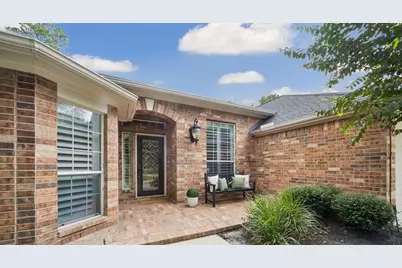 11 S Concord Valley Place, The Woodlands, TX 77382 - Photo 2