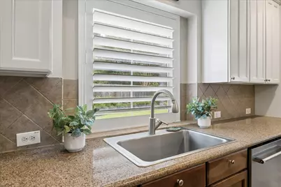 11 S Concord Valley Place, The Woodlands, TX 77382 - Photo 22