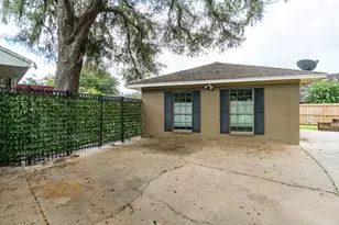 229 N Amherst Dr, West Columbia, TX 77486 - Photo 14