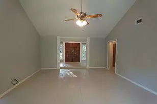 1126 Wisterwood Dr, Houston, TX 77043 - Photo 4