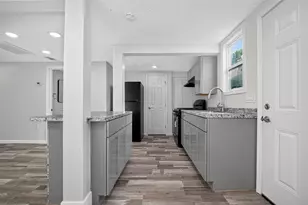 408 W Donovan St, Houston, TX 77091 - Photo 12