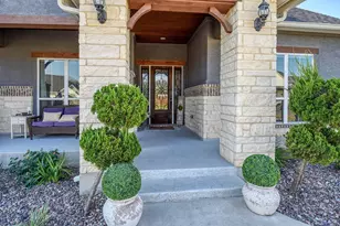 222 August Ave, Shiner, TX 77984 - Photo 4