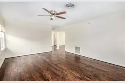 9 Manor Way, Galveston, TX 77550 - Photo 6