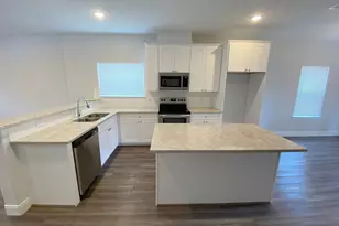 8214 Parker Dr, Houston, TX 77078 - Photo 1