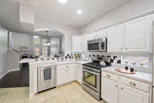 2351 Summit Way Ct, Kingwood, TX 77339 - Photo 2