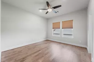 954 Fisher St, Houston, TX 77018 - Photo 26