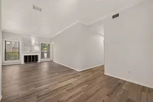 1201 Bering Dr, Houston, TX 77057 - Photo 8