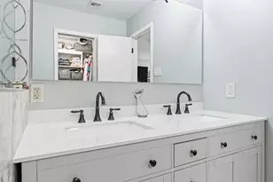 2 Wild Oak Cir, Houston, TX 77055 - Photo 20