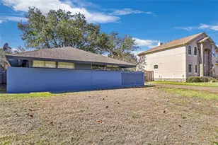 8706 Ferris Dr, Houston, TX 77096 - Photo 26