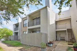 3220 69th St, Galveston, TX 77551 - Photo 2