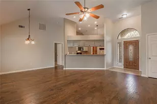 1713 Greenway Dr, Huntsville, TX 77340 - Photo 6